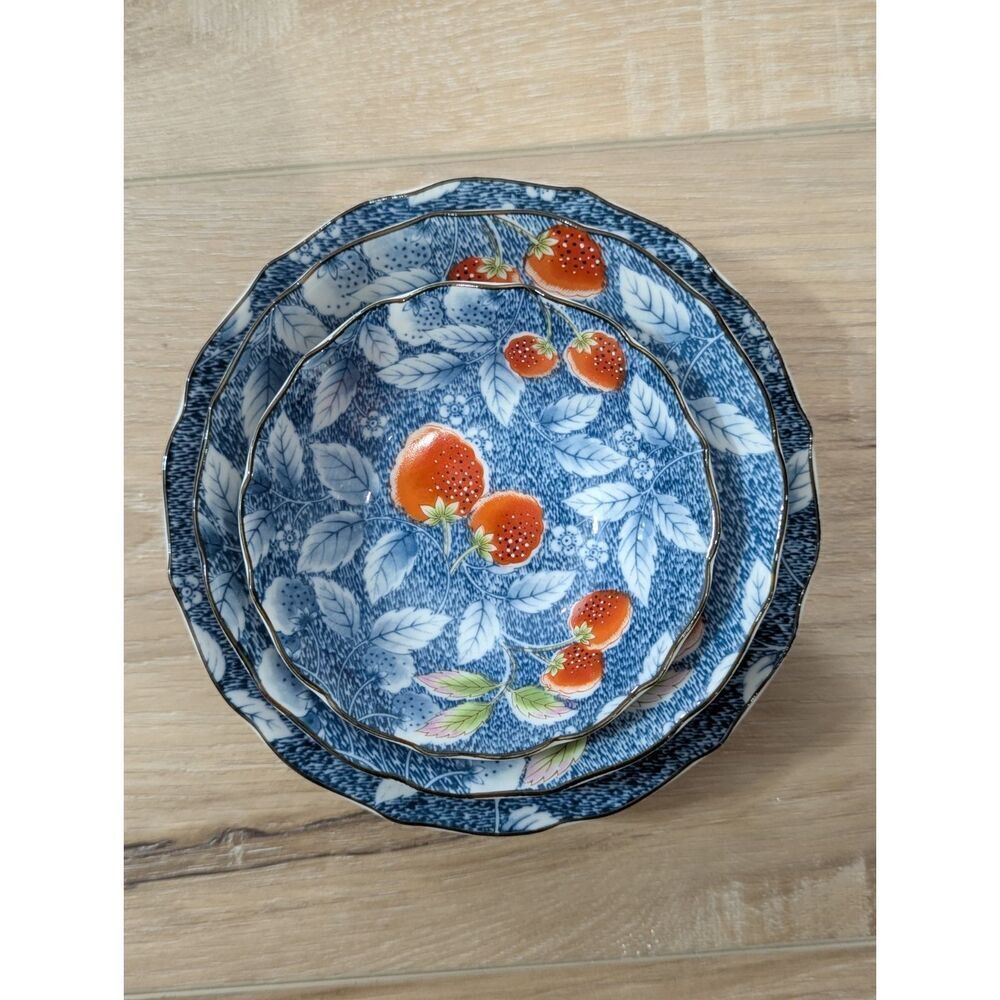 VTG Andrea by Sadek Blue White Floral Strawberry Porcelain Bowl Set of 4 Japan